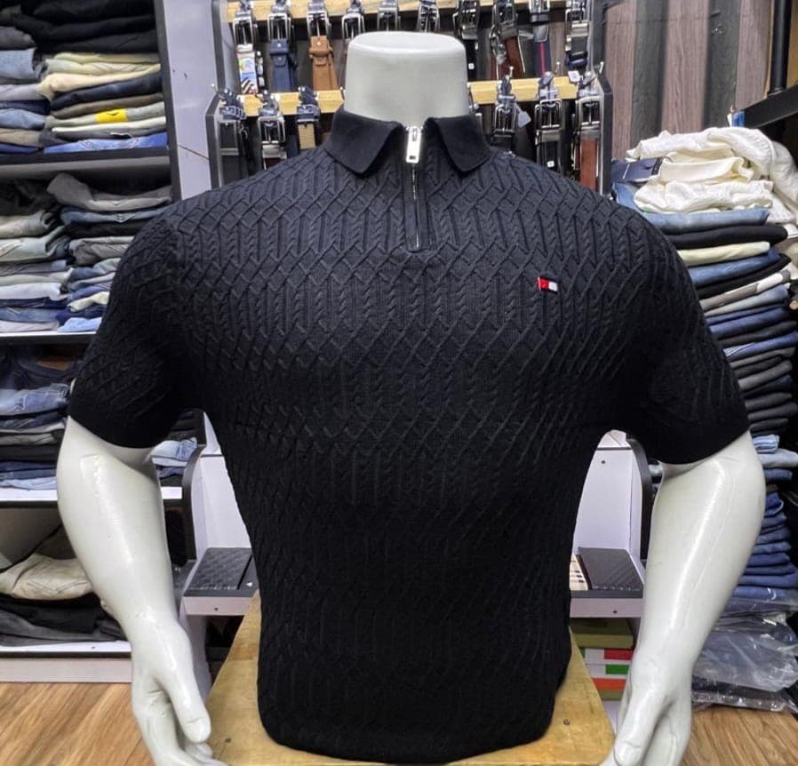 Men's Diamond Cable Knit Quarter-Zip Polo (Classic Black)